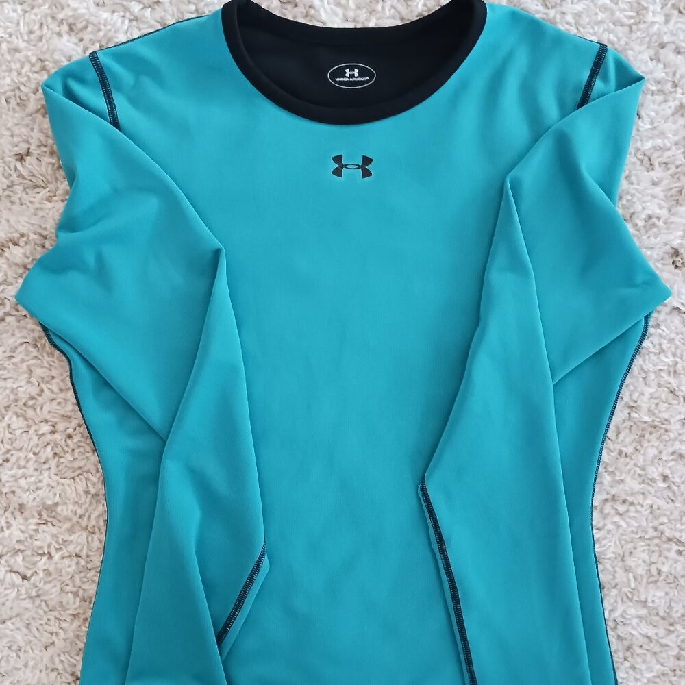 Under Armour Women's Reversable Fitted Shirt Size Medium Teal Black Athletic